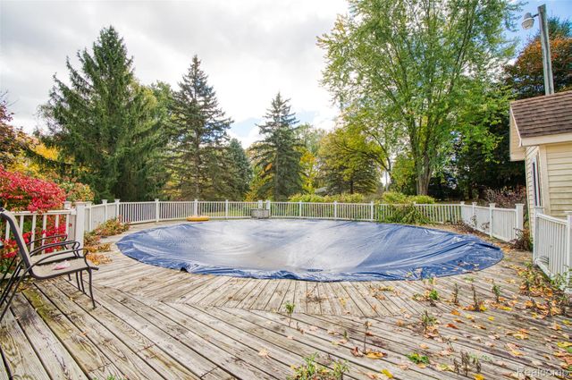 680 S 680 s hacker Road, Genoa Township, MI 48114