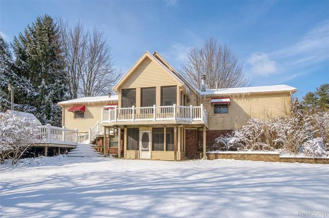 680 S 680 s hacker Road, Genoa Township, MI 48114