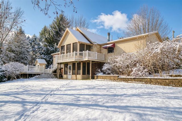 680 S 680 s hacker Road, Genoa Township, MI 48114