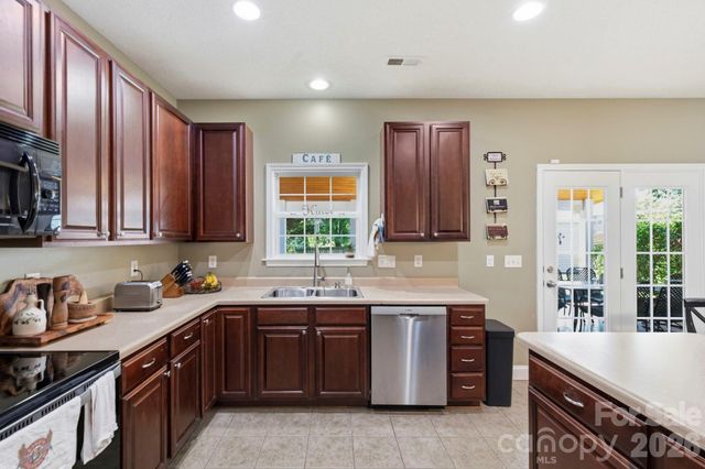 266 Wildbriar Road, Fletcher, NC 28732