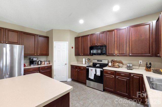 266 Wildbriar Road, Fletcher, NC 28732