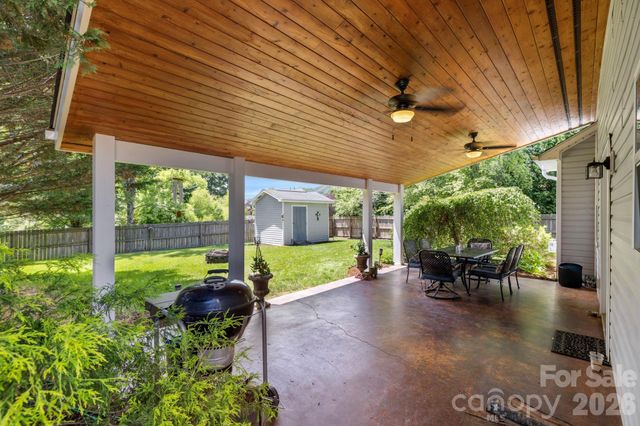 266 Wildbriar Road, Fletcher, NC 28732