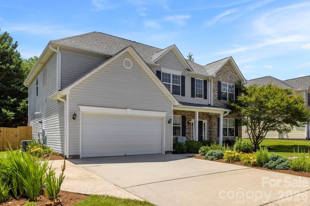 266 Wildbriar Road, Fletcher, NC 28732