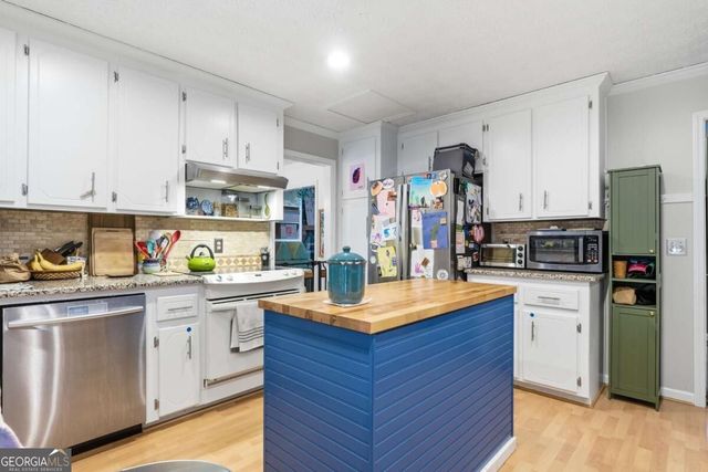 5045 Ravenwood Drive, Marietta, GA 30066