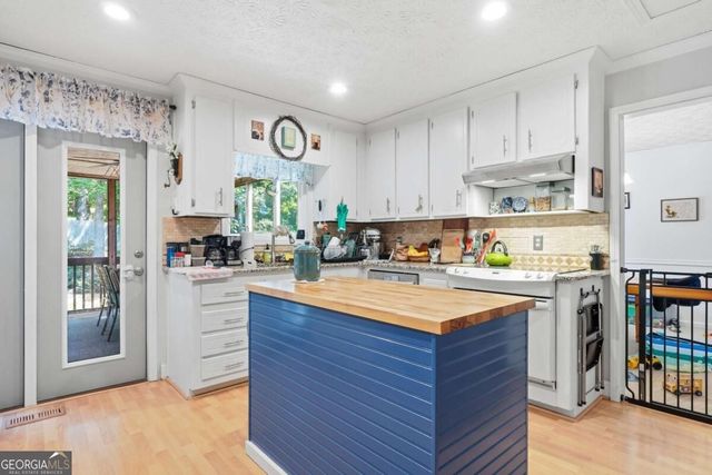 5045 Ravenwood Drive, Marietta, GA 30066