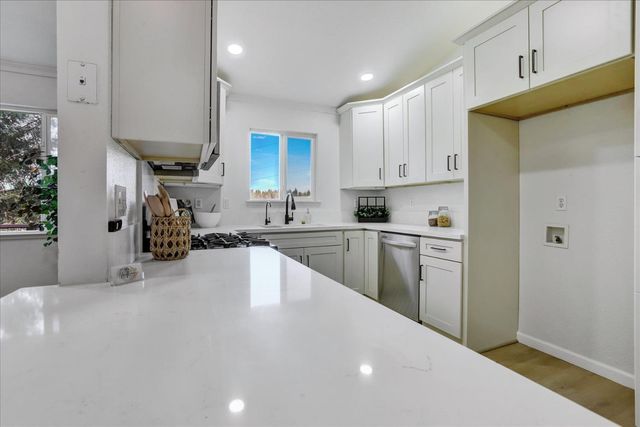 15690 Fay Rd, Grass Valley, CA 95949