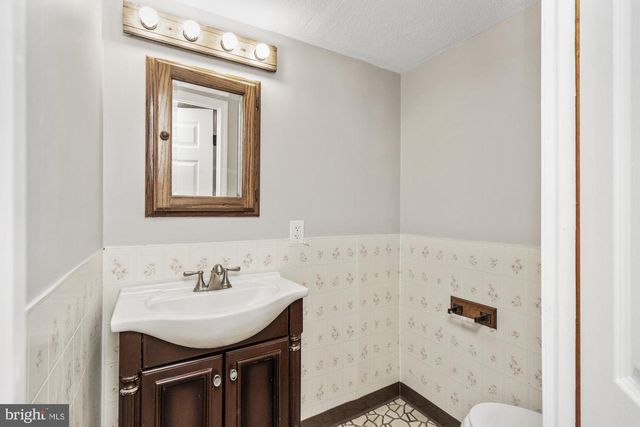 42 HOLCUMB CT, Baltimore, MD 21220