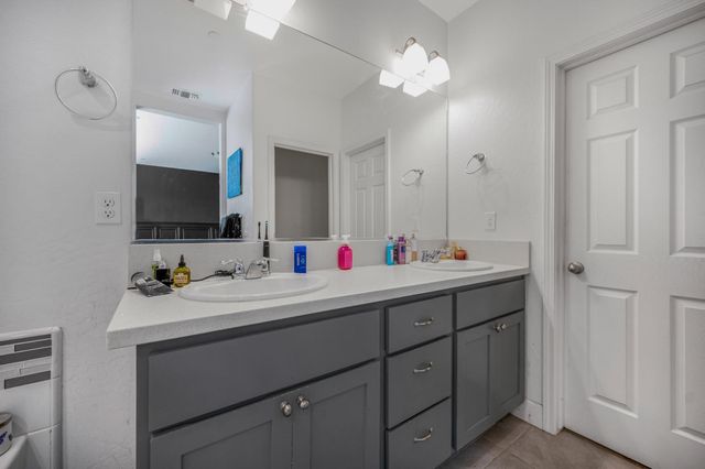 3864 Jesse Lane, Clovis, CA 93619