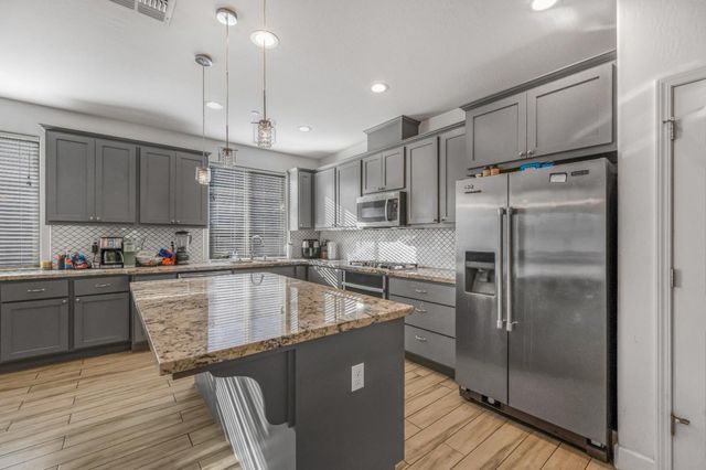 3864 Jesse Lane, Clovis, CA 93619