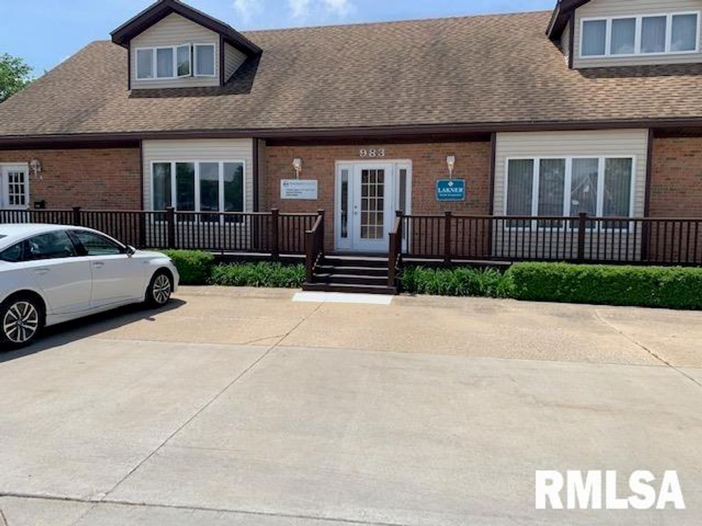 983 Clocktower Drive, Springfield, IL 62704