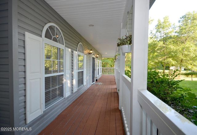 18 Nancy Court, Jackson, NJ 08527