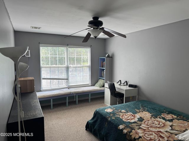 18 Nancy Court, Jackson, NJ 08527