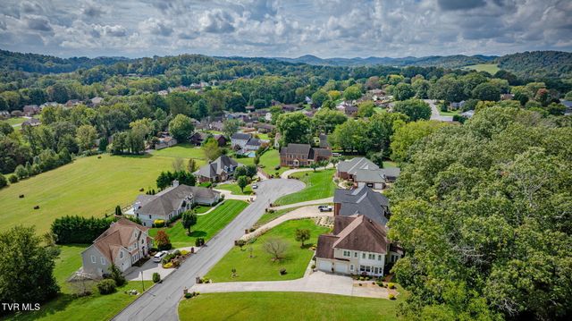 628 Red Oak Plantation Drive, Kingsport, TN 37663