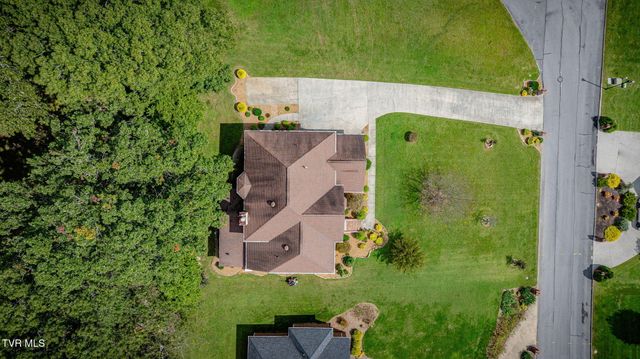 628 Red Oak Plantation Drive, Kingsport, TN 37663