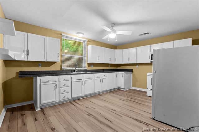 3285 Budd Road, New Albany, IN 47150