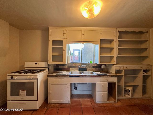15 N Bonita Avenue, Tucson, AZ 85745