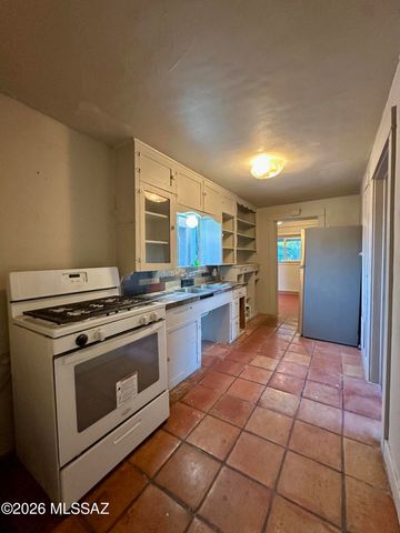 15 N Bonita Avenue, Tucson, AZ 85745