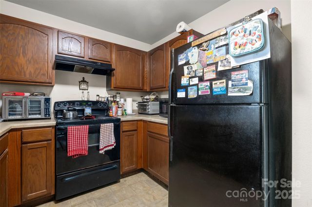 5429 Idlewild Road N, Charlotte, NC 28227