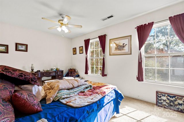 5429 Idlewild Road N, Charlotte, NC 28227