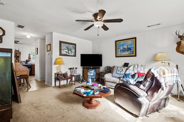 5429 Idlewild Road N, Charlotte, NC 28227