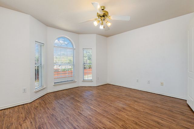 2514 Fallview Lane, Carrollton, TX 75007