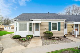 998 Village Lane, Jenison, MI 49428