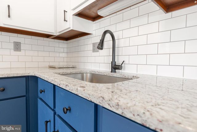 282 E BROADWAY, Red Lion, PA 17356