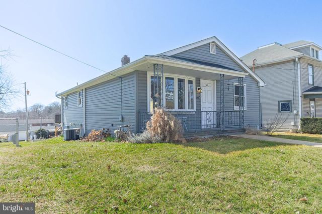 282 E BROADWAY, Red Lion, PA 17356