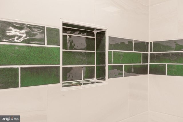 282 E BROADWAY, Red Lion, PA 17356