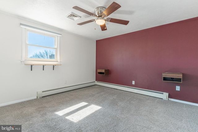 282 E BROADWAY, Red Lion, PA 17356