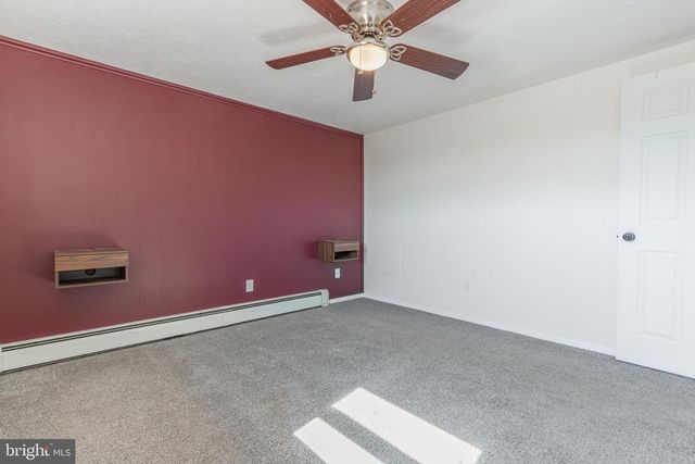 282 E BROADWAY, Red Lion, PA 17356