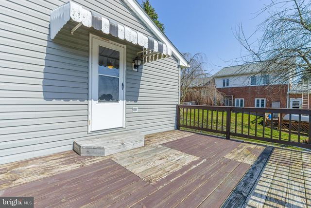 282 E BROADWAY, Red Lion, PA 17356