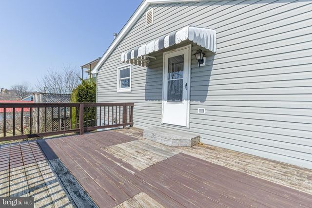 282 E BROADWAY, Red Lion, PA 17356