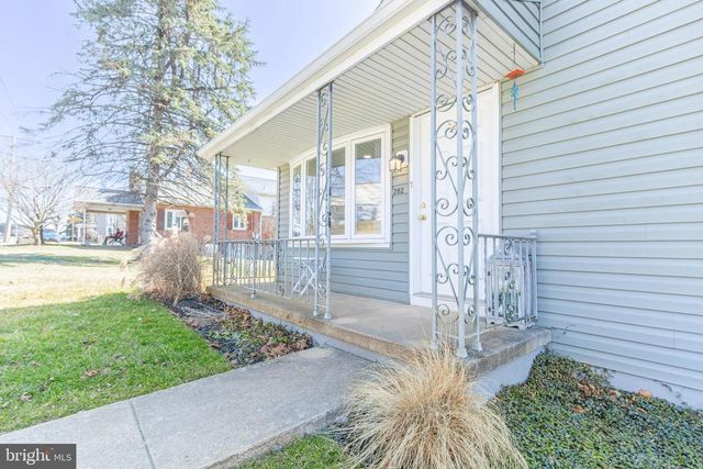 282 E BROADWAY, Red Lion, PA 17356