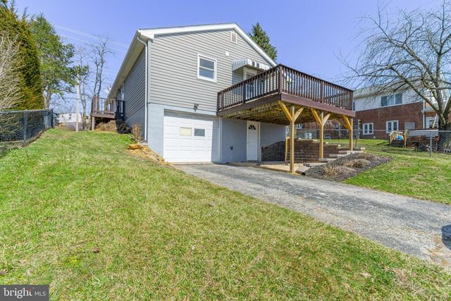 282 E BROADWAY, Red Lion, PA 17356