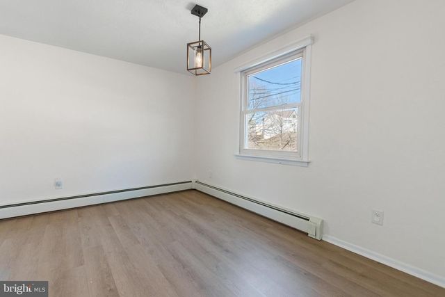 282 E BROADWAY, Red Lion, PA 17356