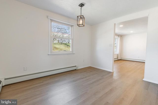 282 E BROADWAY, Red Lion, PA 17356