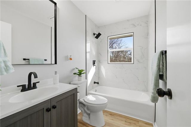 6207 Hedges Avenue, Raytown, MO 64133