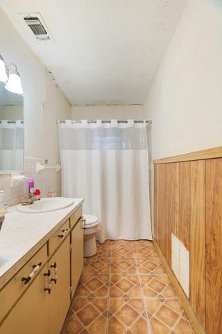 202 4th Street NW, Paris, TX 75460