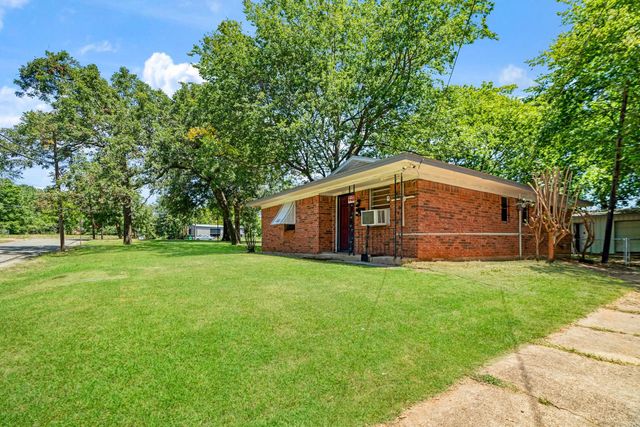 202 4th Street NW, Paris, TX 75460