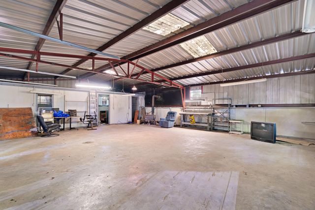 202 4th Street NW, Paris, TX 75460