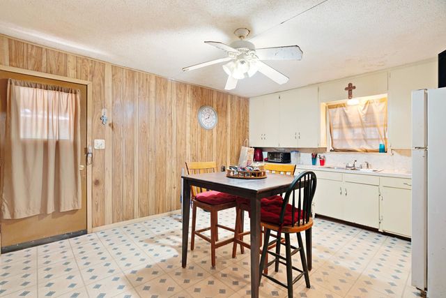 202 4th Street NW, Paris, TX 75460
