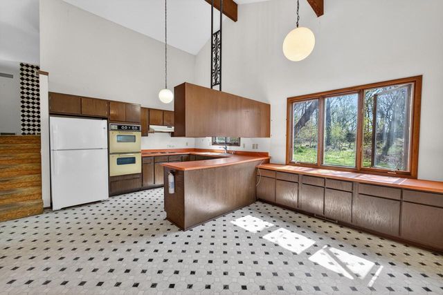 501 Ozark Trail, Madison, WI 53705