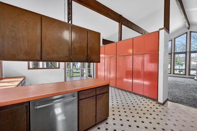 501 Ozark Trail, Madison, WI 53705