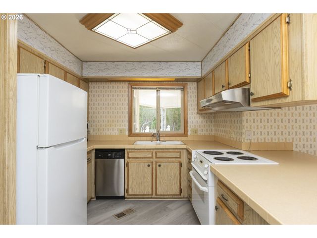 11387 Sw ROYAL VILLA Dr, Portland, OR 97224