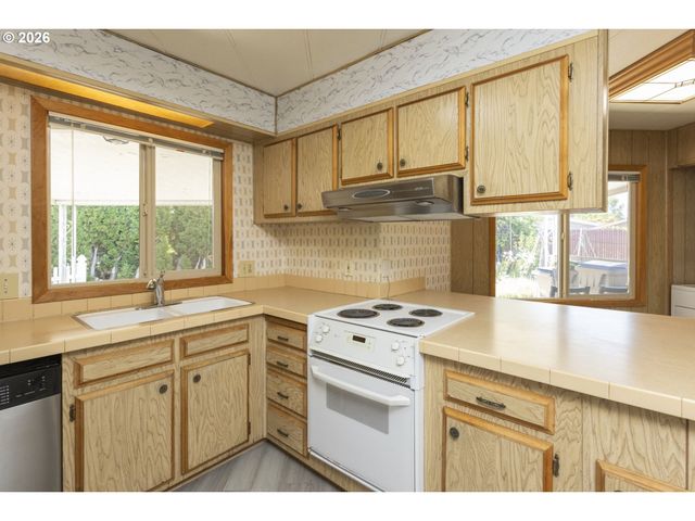 11387 Sw ROYAL VILLA Dr, Portland, OR 97224