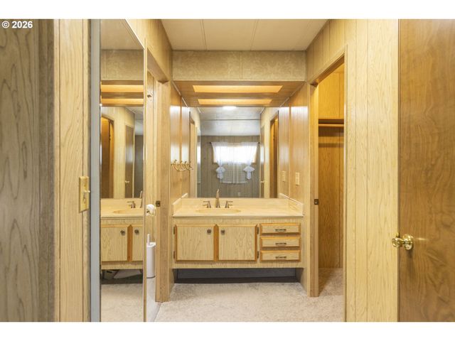 11387 Sw ROYAL VILLA Dr, Portland, OR 97224