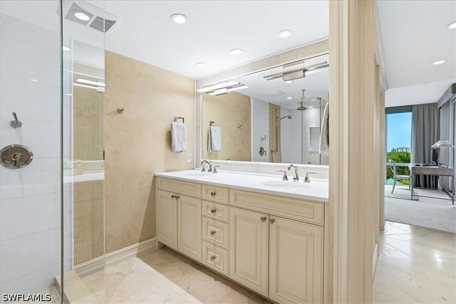 7515 Pelican Bay BLVD 5C, Naples, FL 34108