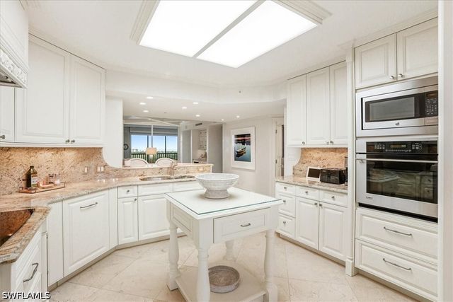 7515 Pelican Bay BLVD 5C, Naples, FL 34108