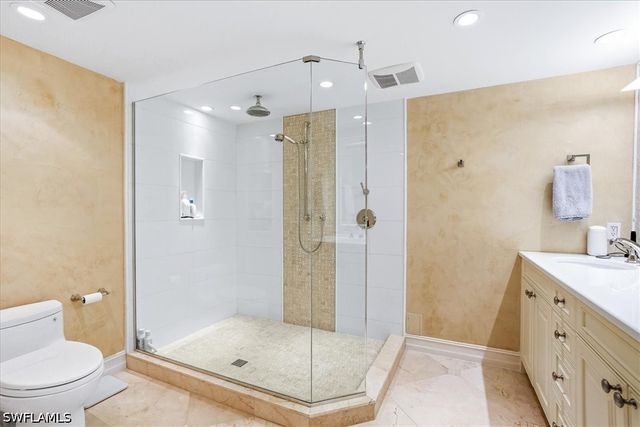 7515 Pelican Bay BLVD 5C, Naples, FL 34108